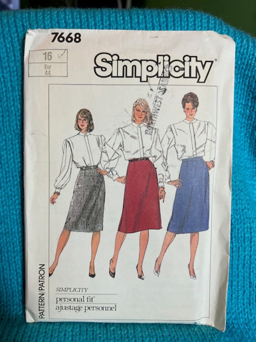 Simplicity sewing pattern  7668 skirt midi A line